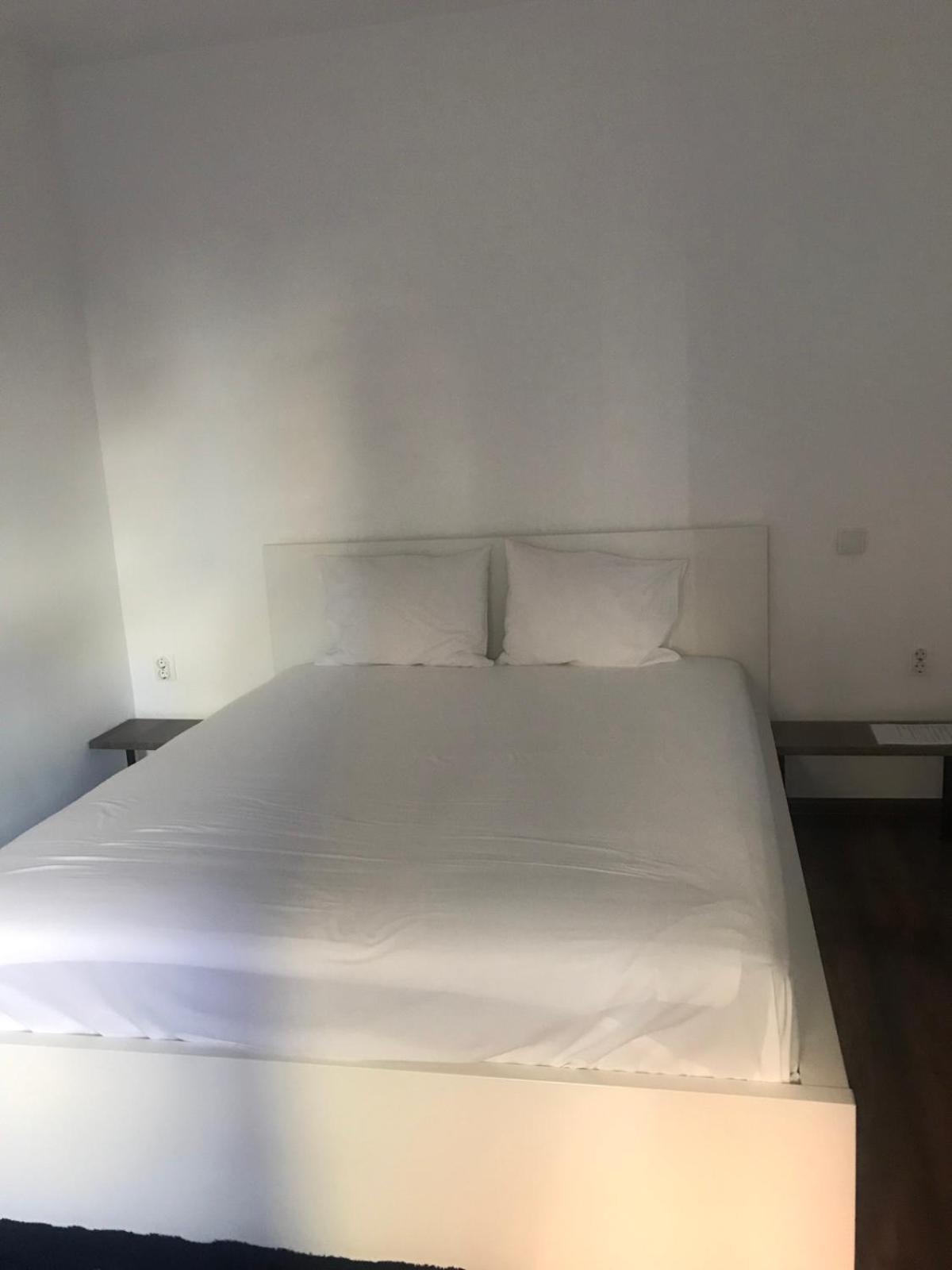 Lilia 3 Self-check In With Hot Water Despite Prevention In The Neighborhood, Food And Drink Shop Open Until 10 Pm And Free Parking Area Next Ot 24 Food And Drink Shop And Free Parking Area Apartament