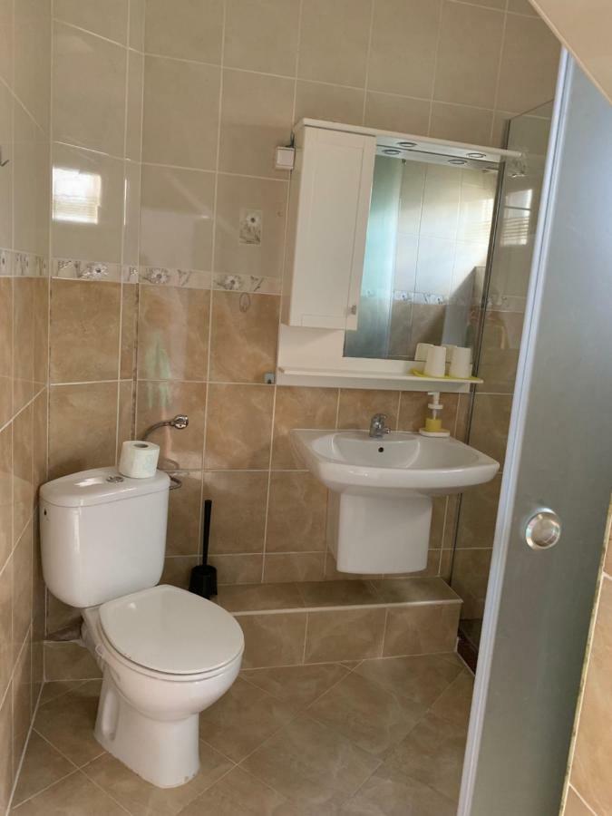 Apartament Lilia 3 Self-check In With Hot Water Despite Prevention In The Neighborhood, Food And Drink Shop Open Until 10 Pm And Free Parking Area Next Ot 24 Food And Drink Shop And Free Parking Area