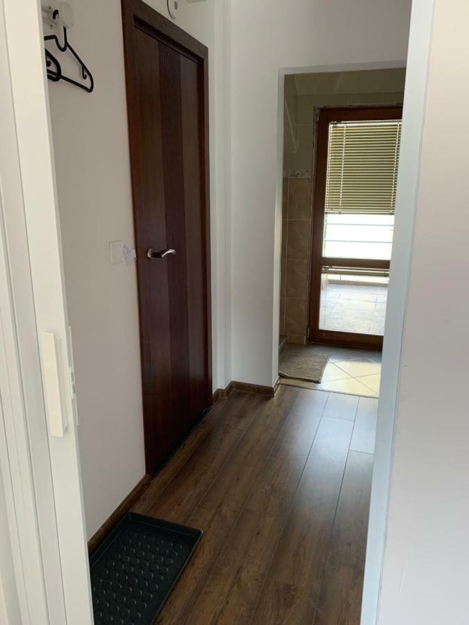 Lilia 3 Self-check In With Hot Water Despite Prevention In The Neighborhood, Food And Drink Shop Open Until 10 Pm And Free Parking Area Next Ot 24 Food And Drink Shop And Free Parking Area Apartament